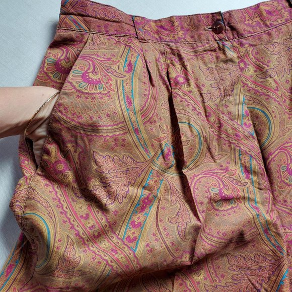 Vintage USA Made Boho Paisley Floral Pleated Bermuda Shorts - Picture 6 of 14